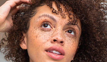 Can Castor Oil Really Give You Thicker Eyelashes?